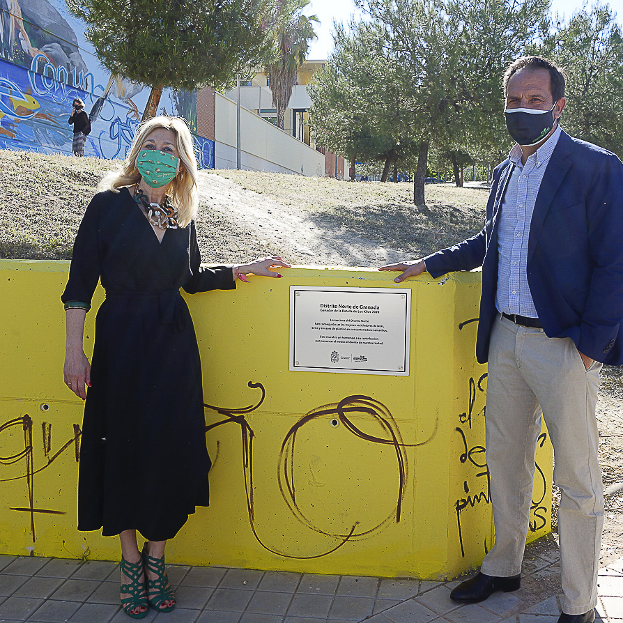 ©Ayto.Granada: EL DISTRITO NORTE DISFRUTA DE UN MURAL DE ARTE URBANO DE 'EL NIO DE LAS PINTURAS' COMO GANADOR DE LA CAMPAA DE RECICLAJE ‘LA BATALLA DE LOS KILOS’ 
